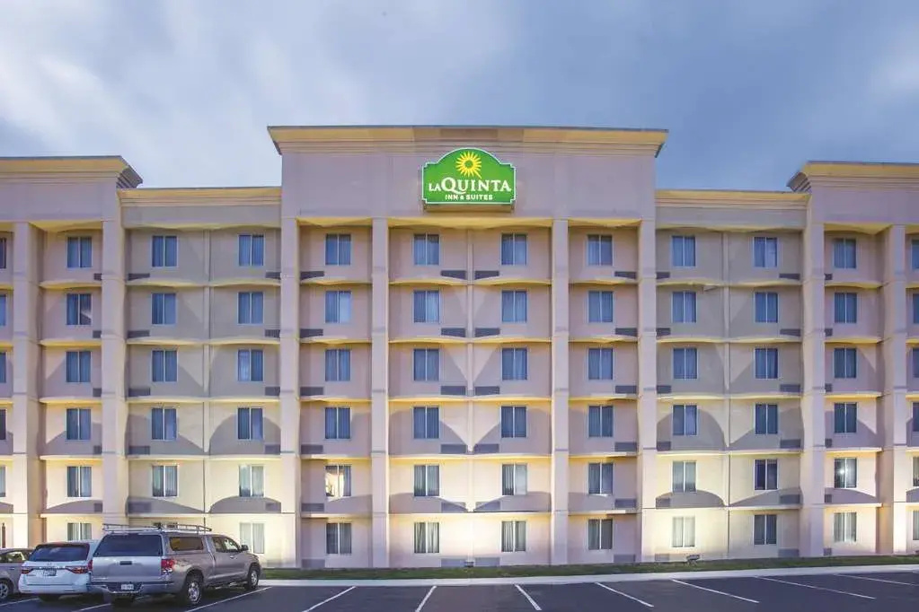 La Quinta Inn & Suites by Wyndham Indianapolis South