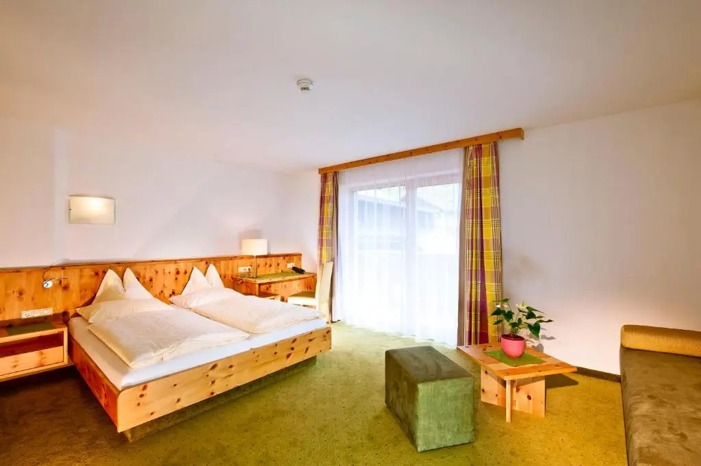 Superior Double room with balcony (full double bed)