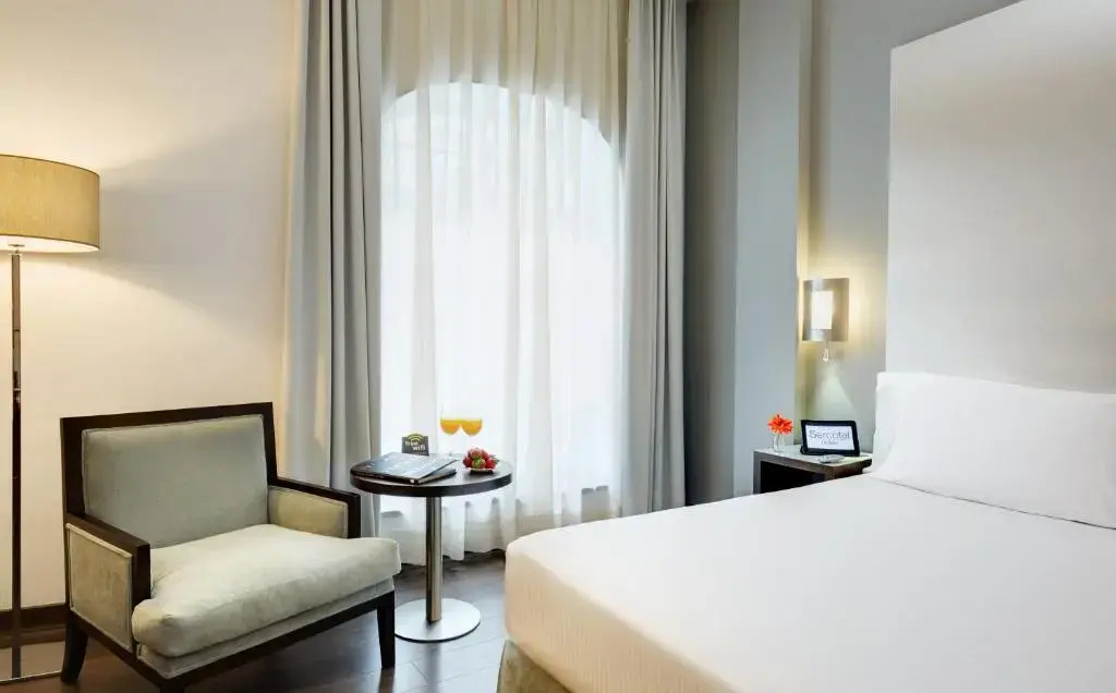 Double room (full double bed)
