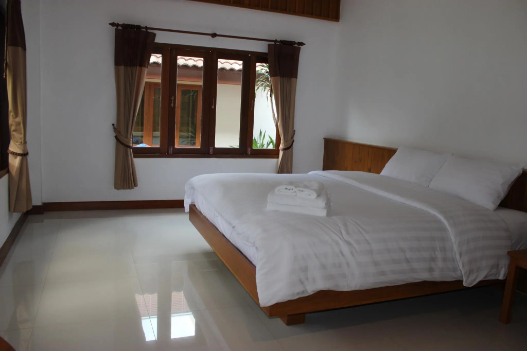Standard Double room (full double bed)