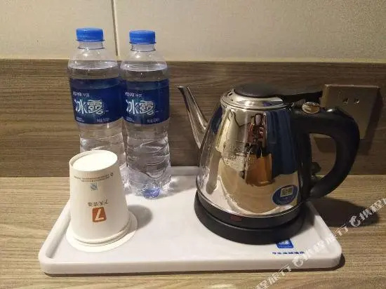 Food & Beverage