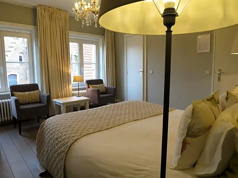 Comfort room with garden view