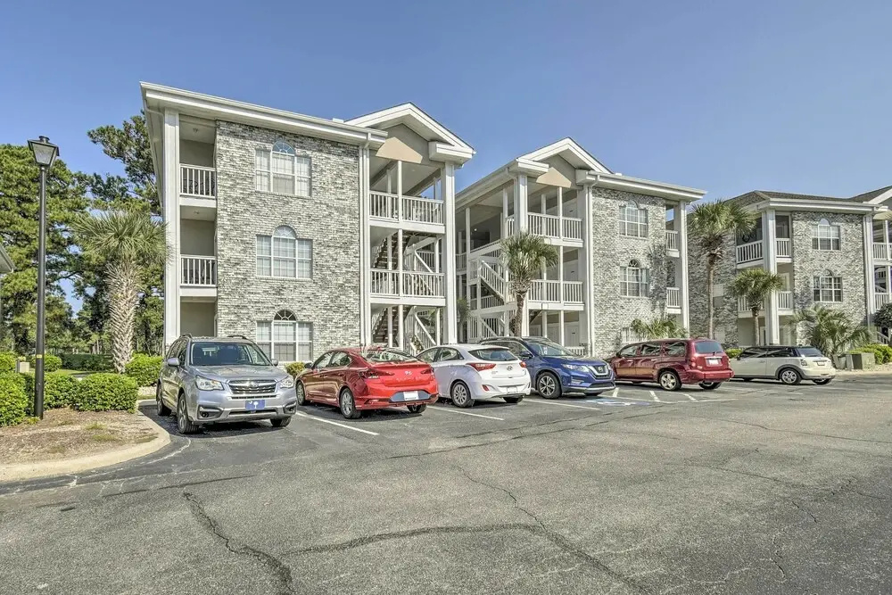 Condo w/ Pool Access & Central A/C - 2 Mi to Beach