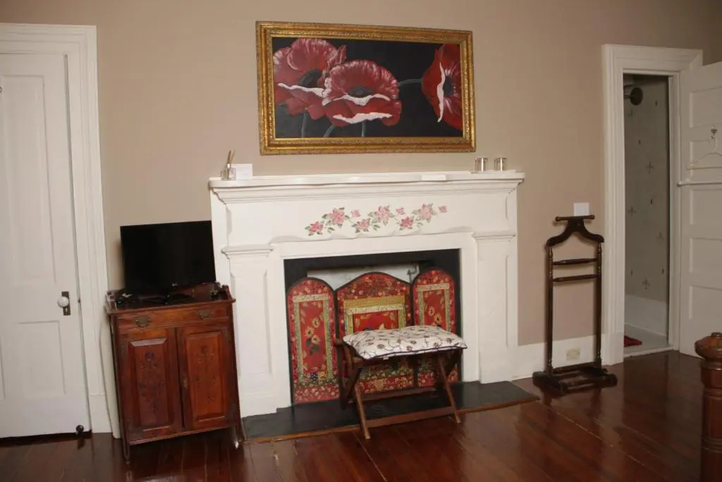 Deluxe Double room (full double bed)