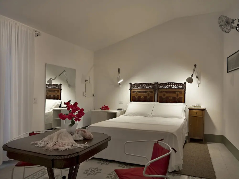 Superior Double room with garden view full double bed