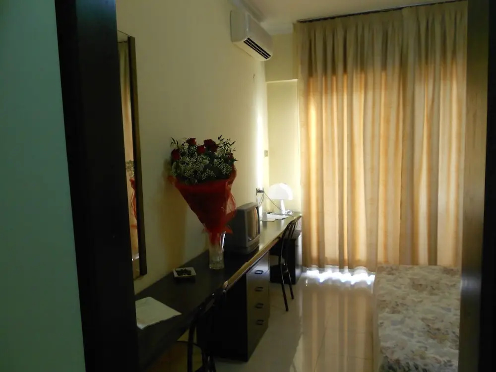 Economy room
