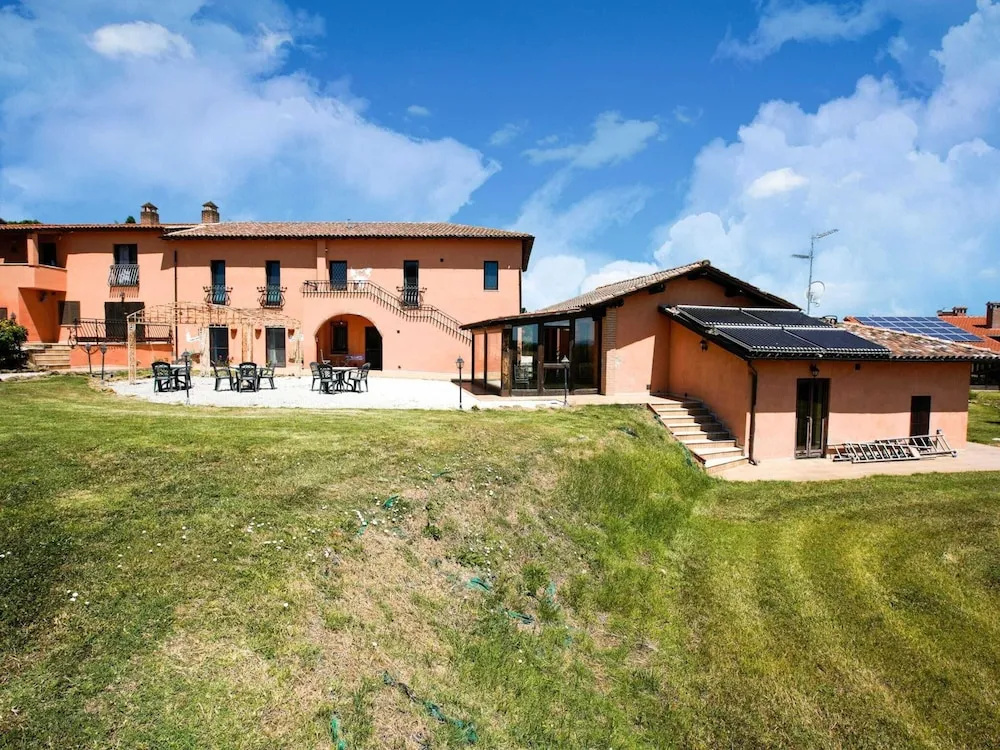 Vibrant Holiday Home in Castiglione del Lago