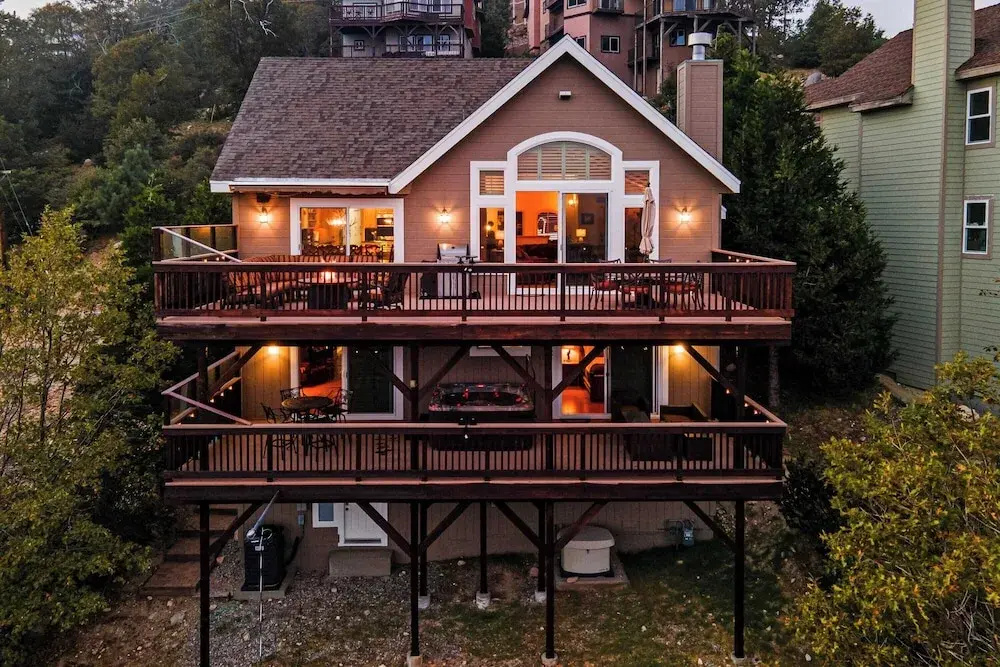 Hot Tub, Fire Pit, Game Room, Amazing Deck Views Sky Canyon Lodge by Avantstay