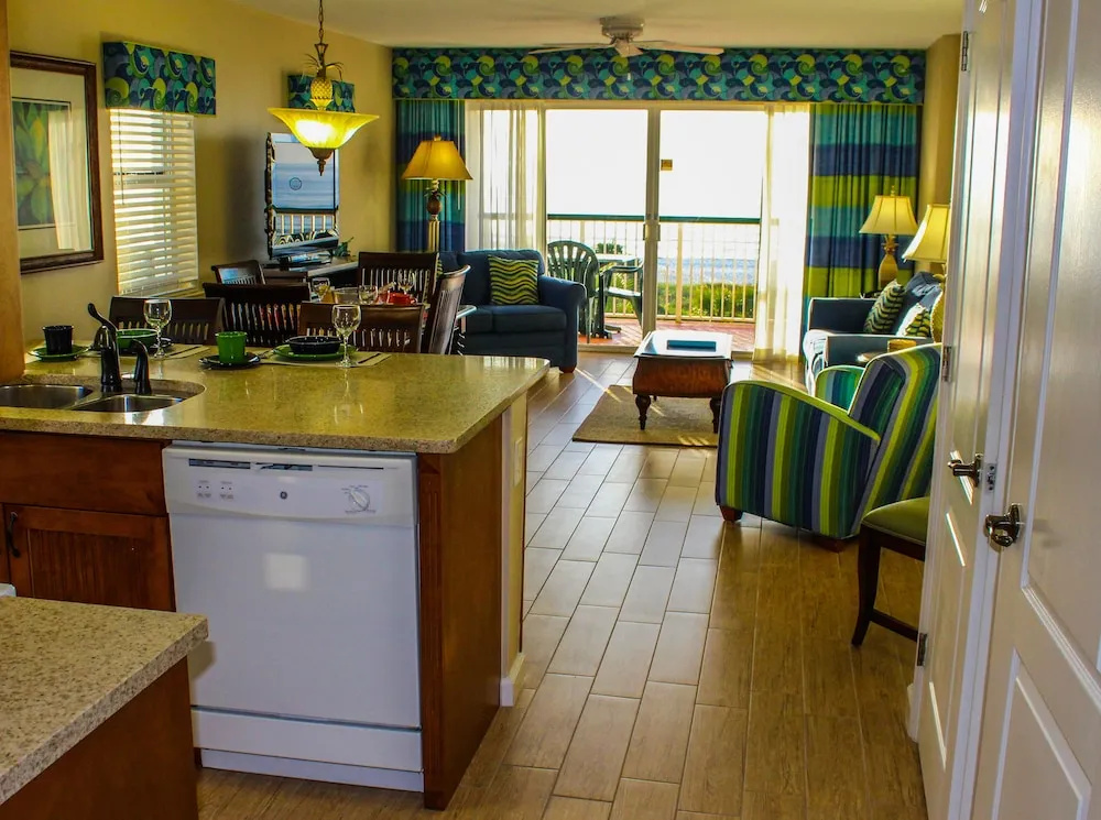 2 Bedrooms Apartment oceanfront
