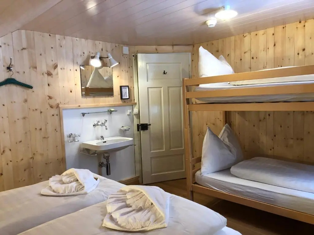 Economy Quadruple room