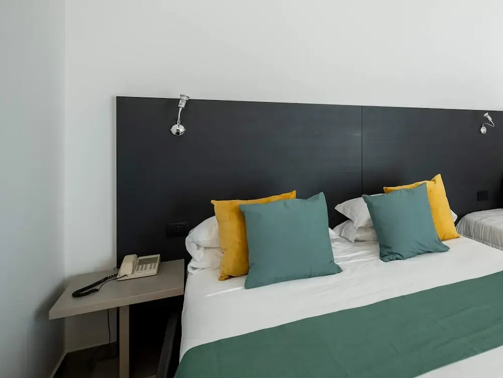 Comfort Double room with partial sea view (full double bed)