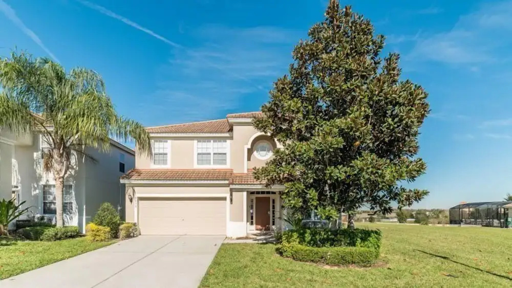 Modern 6 Bedroom 4 Bath Pool Home in Windsor Hills Resort