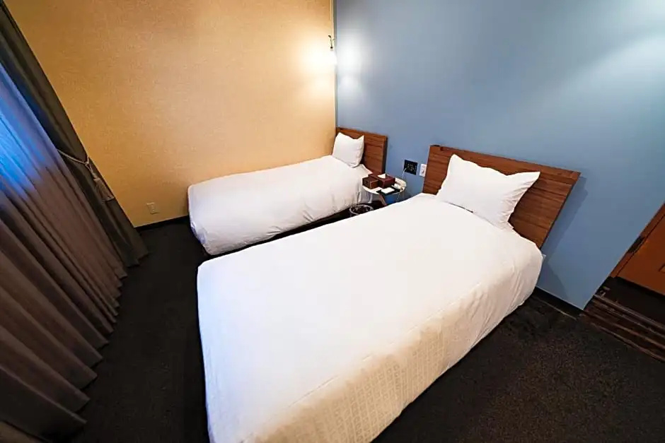 Deluxe Double room (full double bed)