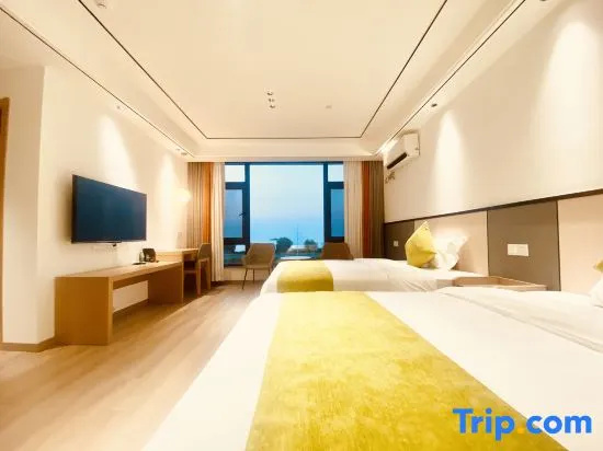 Standard room with lake view