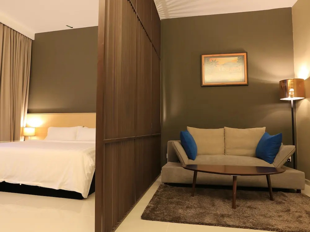 Double Junior Suite with city view (full double bed)