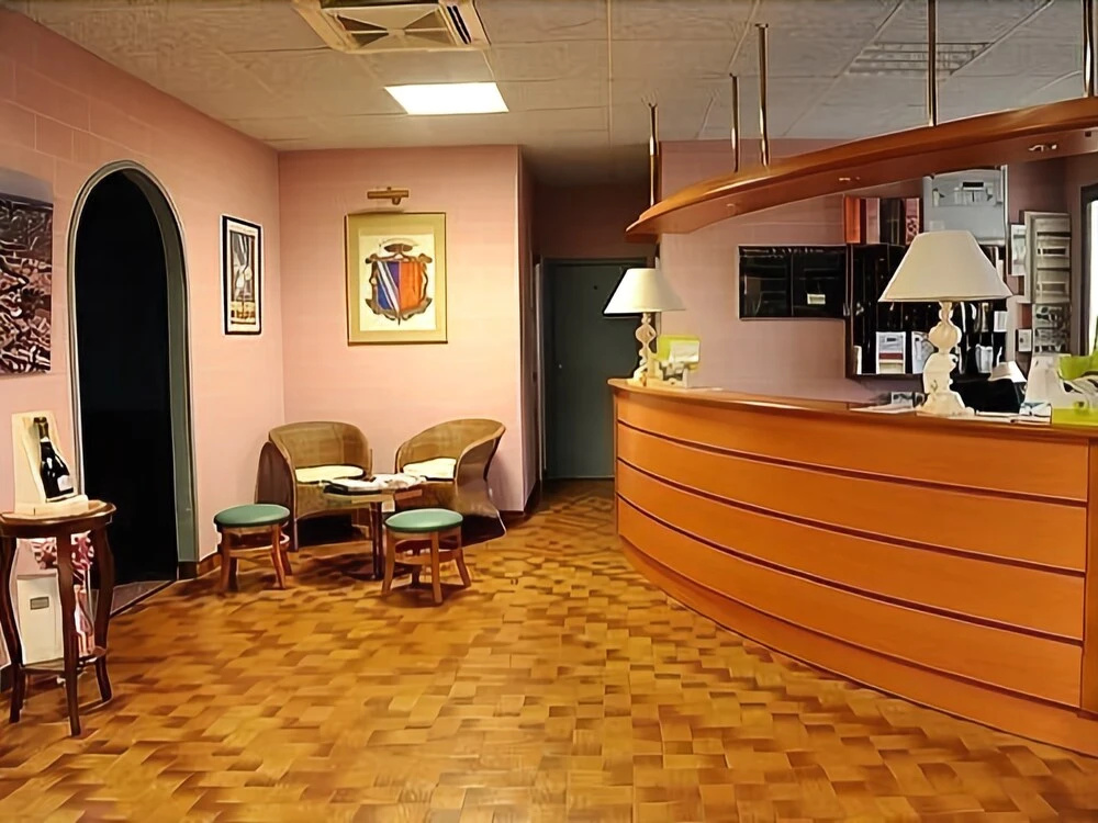 Lobby & Reception