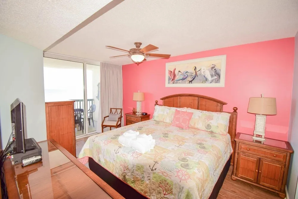 Ashworth 804 3 Bedroom Condo by RedAwning, North Myrtle Beach