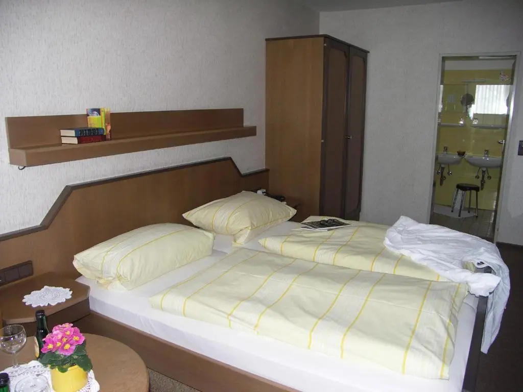 Standard Double room with balcony (full double bed)