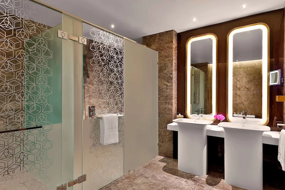 AlRayyan Hotel Doha Curio Collection by Hilton, Доха, Катар мініатюра 12