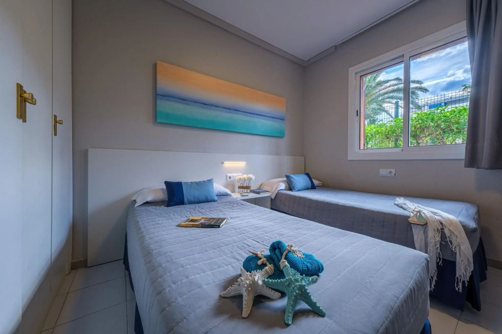 Apartamentos Estival Park — La Pineda, Catalonia