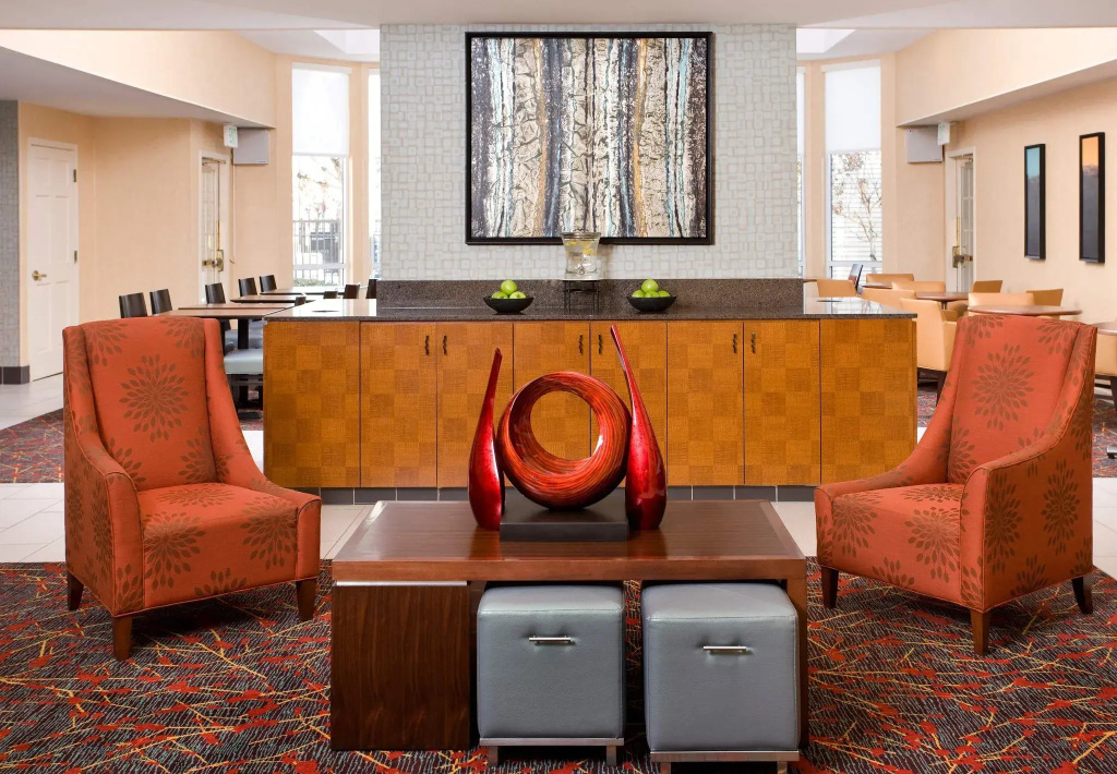 Lobby & Reception