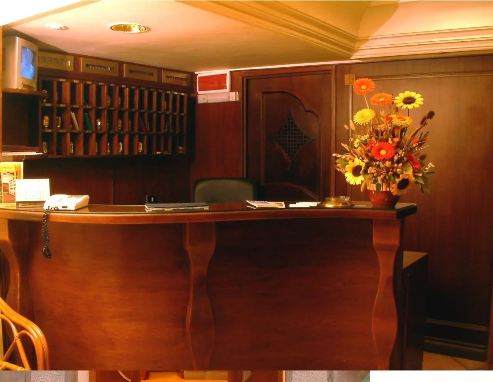 Lobby & Reception