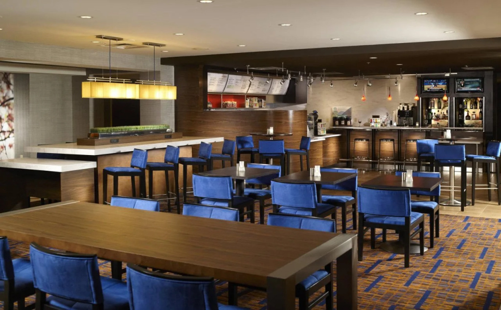 Food & Beverage