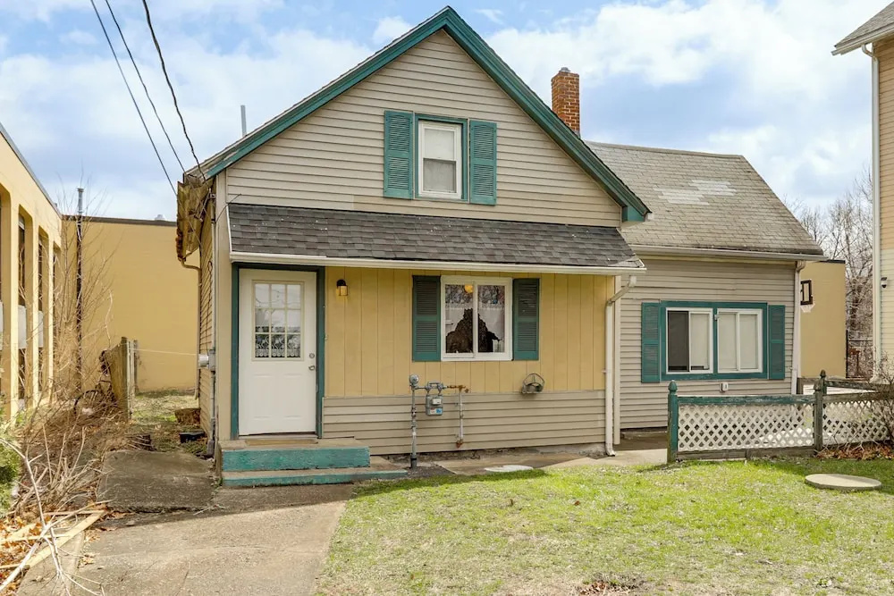 Near I-95 & Rhode Island Border! Pet-friendly Home
