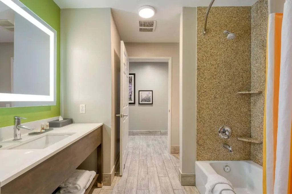 La Quinta Inn & Suites by Wyndham Visalia/Sequoia Gateway - Chambres