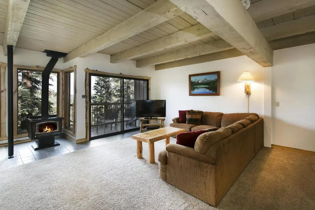 Apartment with balcony