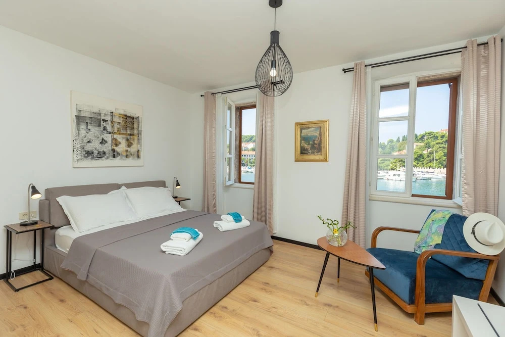 Standard Double room with sea view (full double bed)