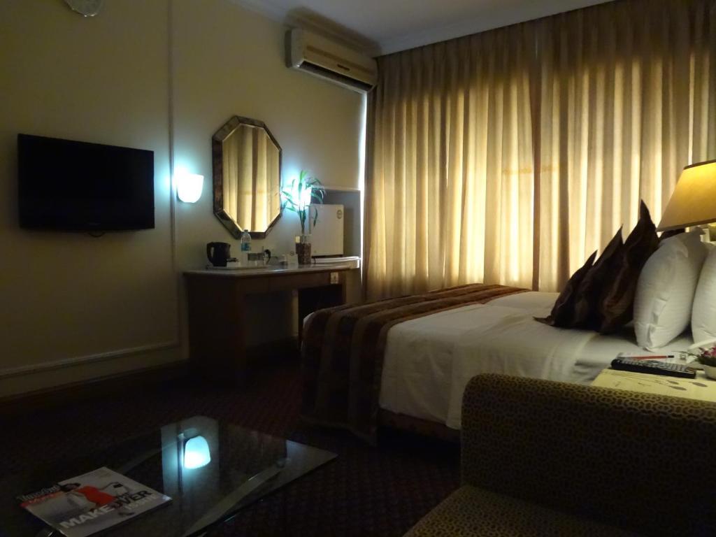 Regent Hotel by null
