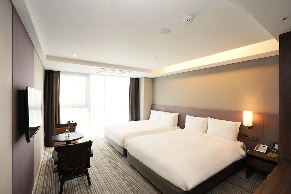 Deluxe Double Family room (full double bed)