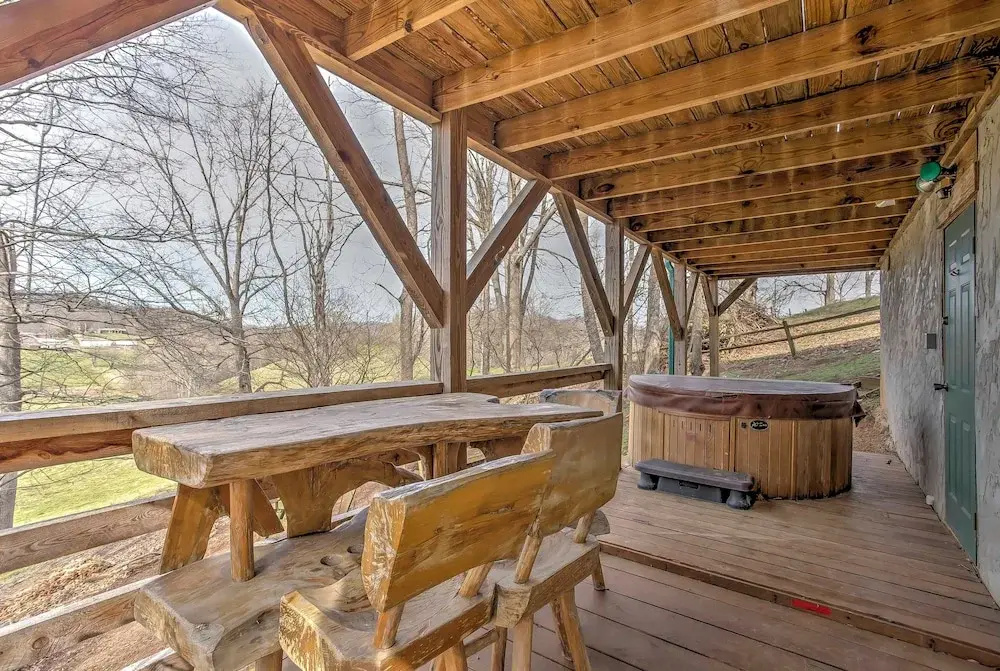 Serene Cabin in the Smokies w/ 2 Decks & Hot Tub!