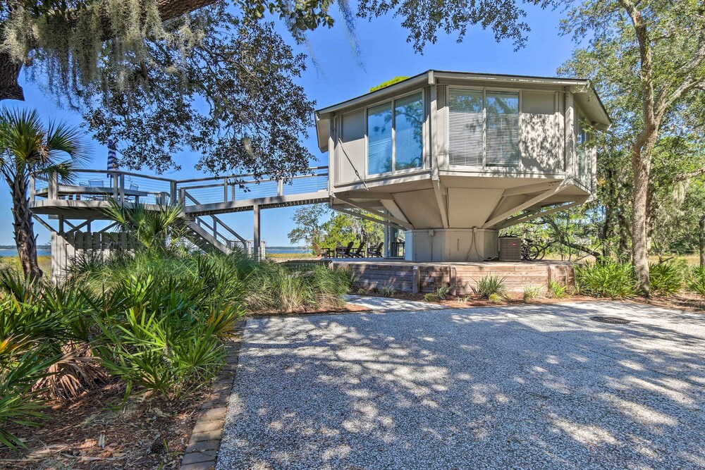 Ocean-view Treetop Escape w/ Fire Pit!