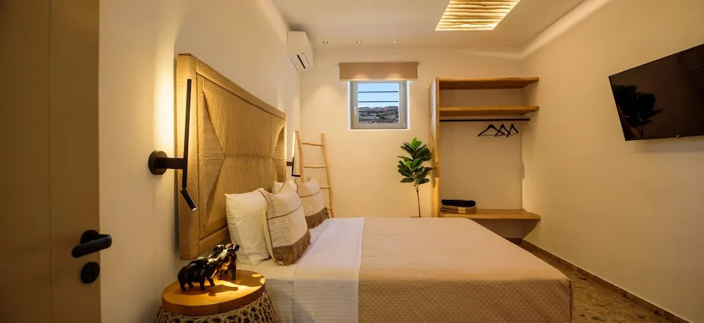 Vrachos Suites Mykonos — 3