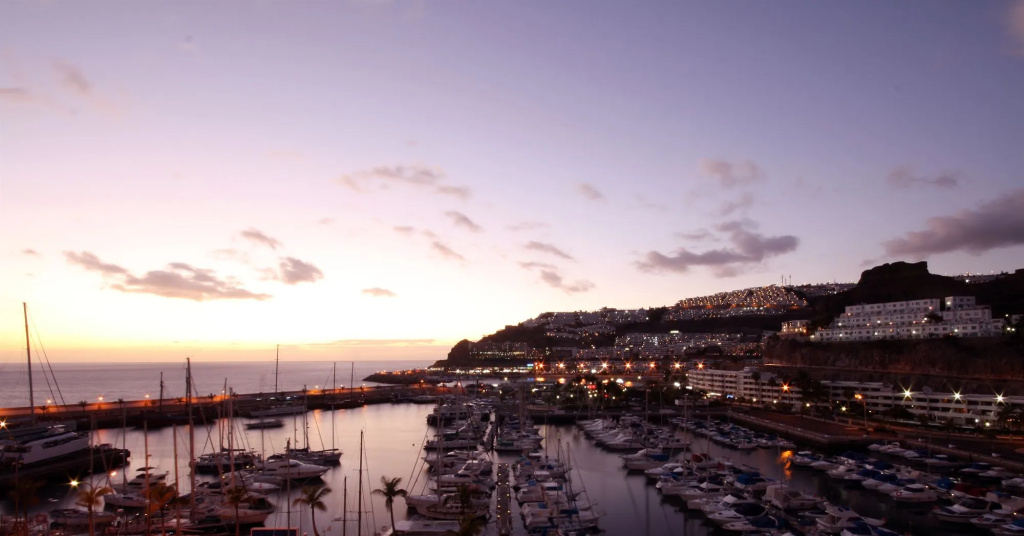 Beach & Waterfront