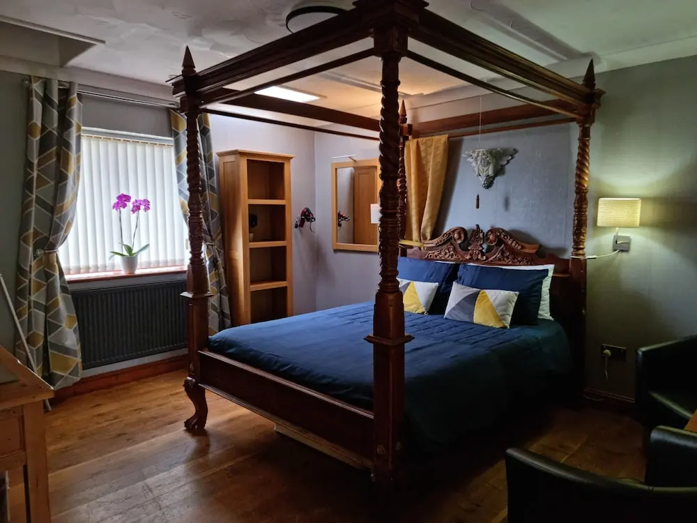 Standard Double room (full double bed)