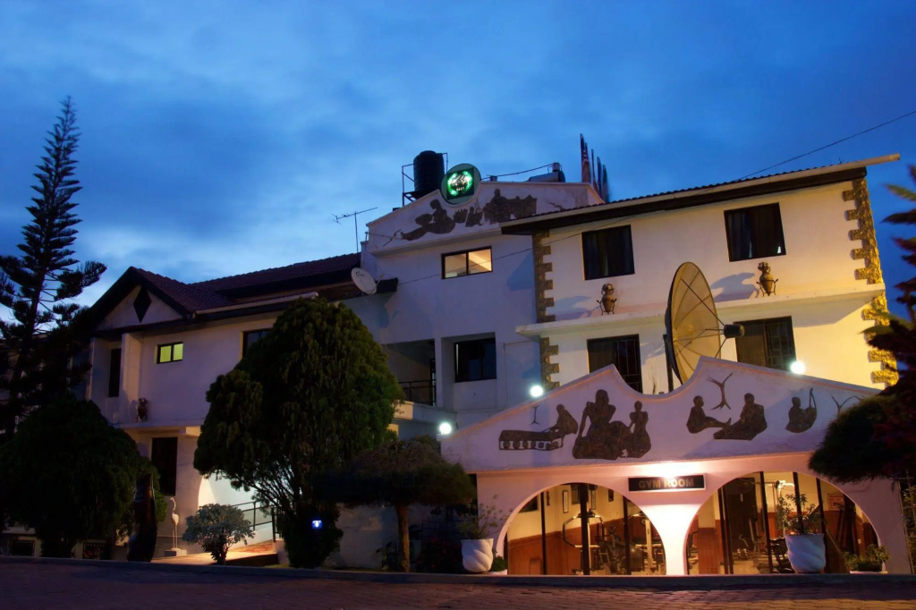 Hill View Hotel McCarthy Hills