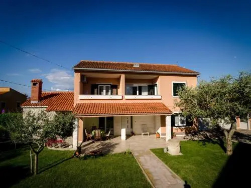 Apartment Zoranica I