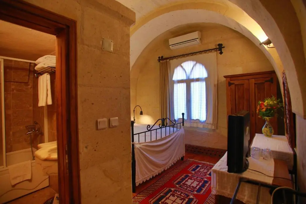 Superior Double room (full double bed)