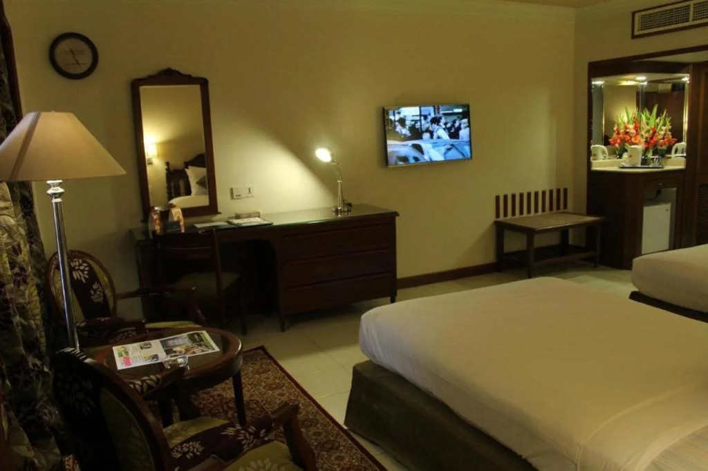 Regent Plaza Hotel & Convention Centre - фото 8