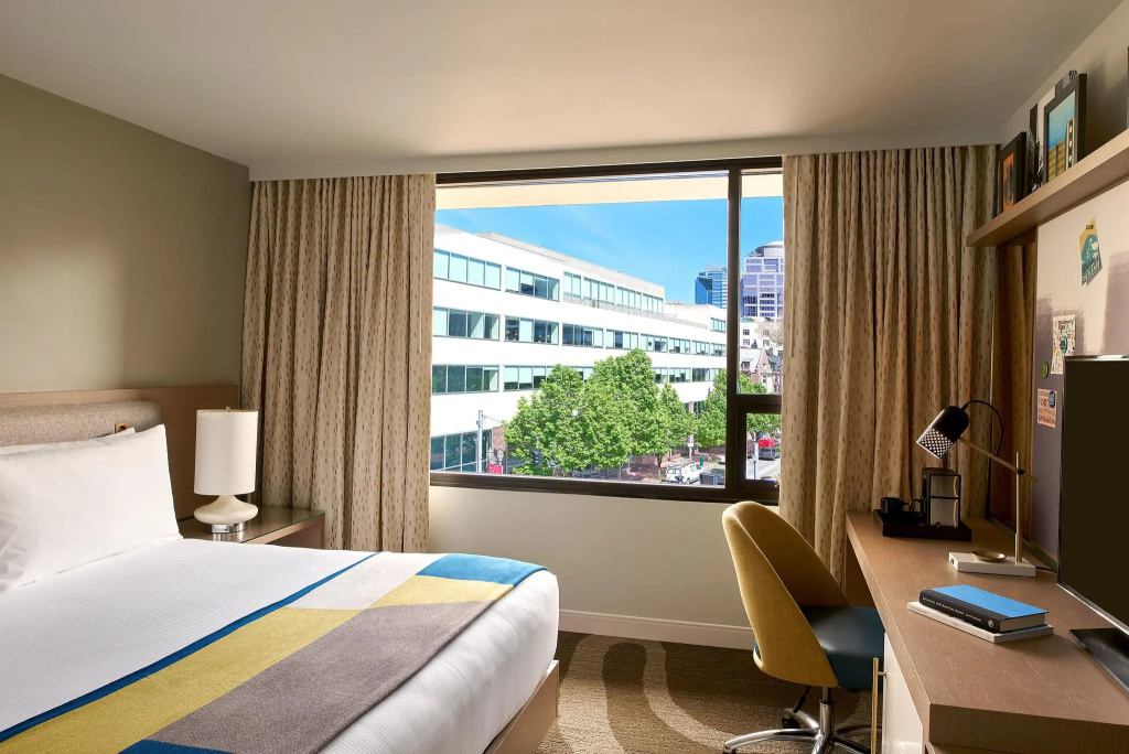 Double Suite (full double bed)