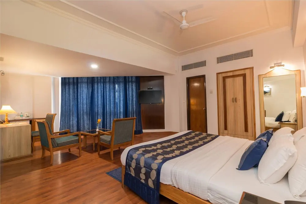Executive Double room (full double bed)