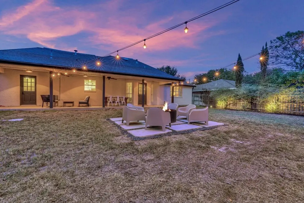 Amazing Haus With Fire Pit! - 2 Mins to Main St!