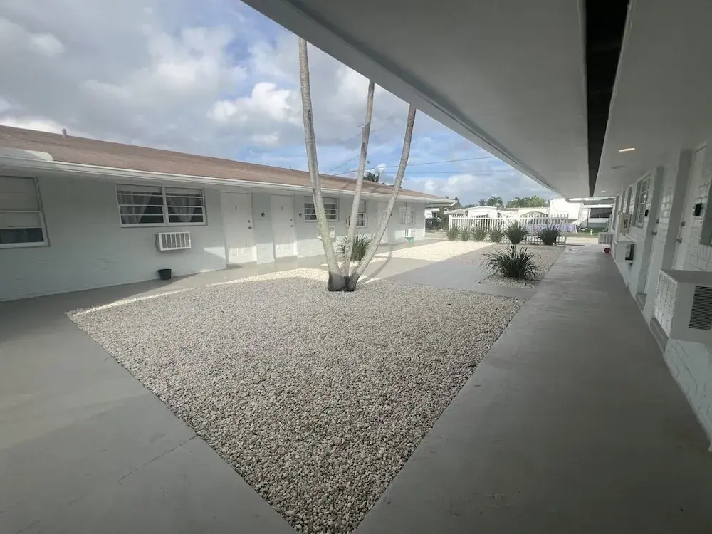 Sunset Inn - Hallandale Beach