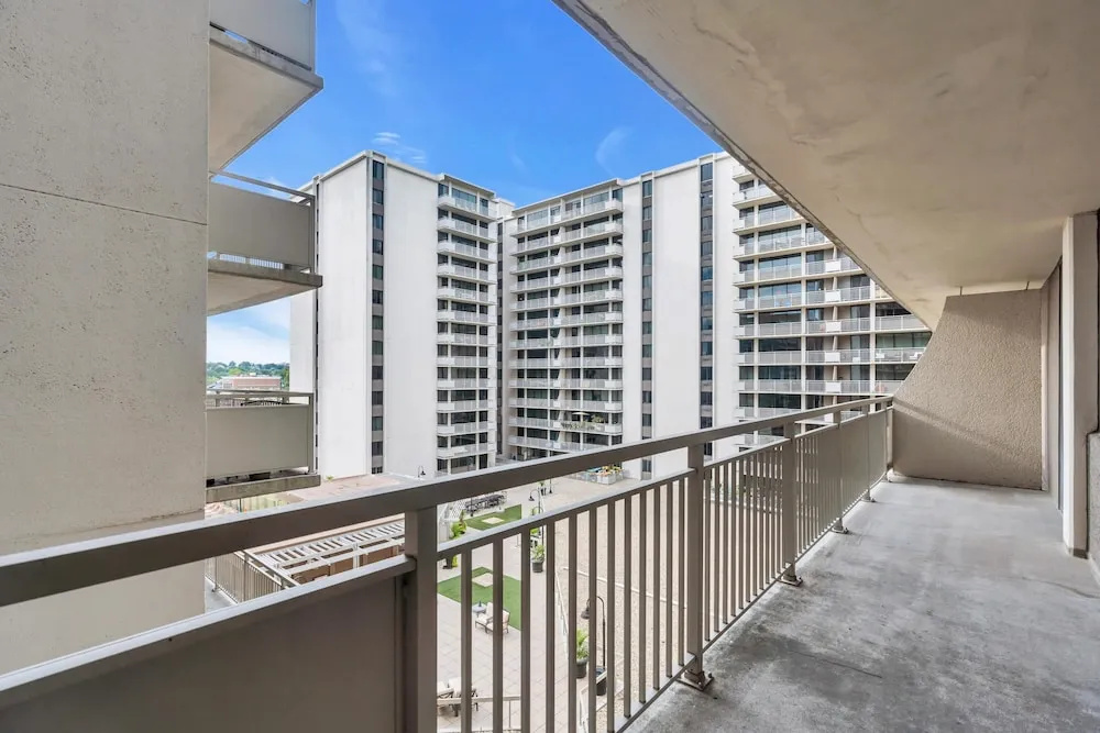 Furnished Apartment in Crystal City Near Pentagon