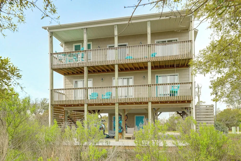 Walk to Surf City Beach: Ocean-view Home w/ Decks!