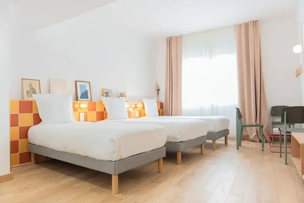 Standard Triple room