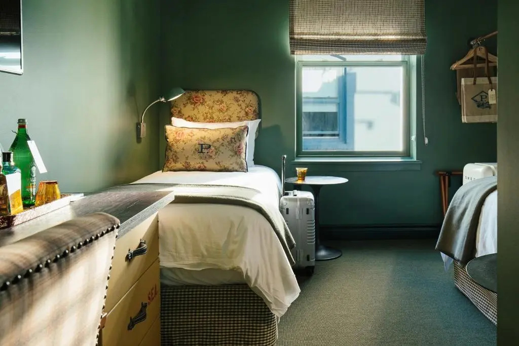 Double room (twin beds)